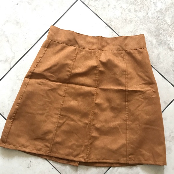 ❗️LAST❗️Faux suede A-line skirt - Picture 4 of 5
